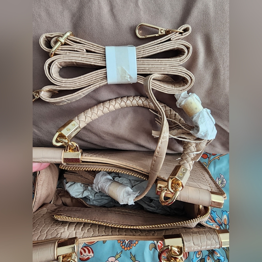 bebe Handbag - Picture 3 of 10